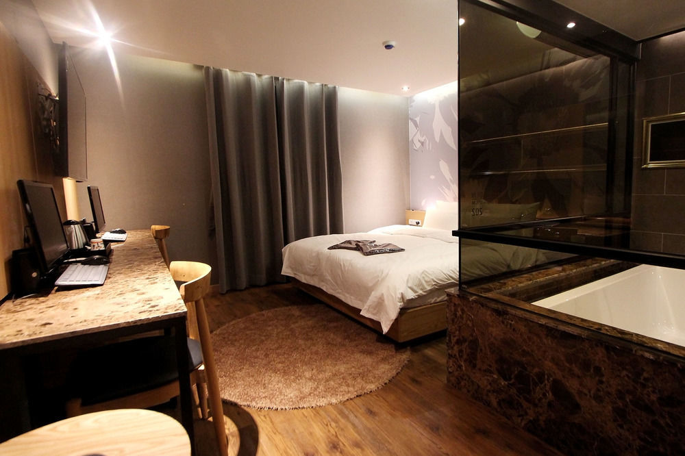 Dublin Hotel Puszan Kültér fotó