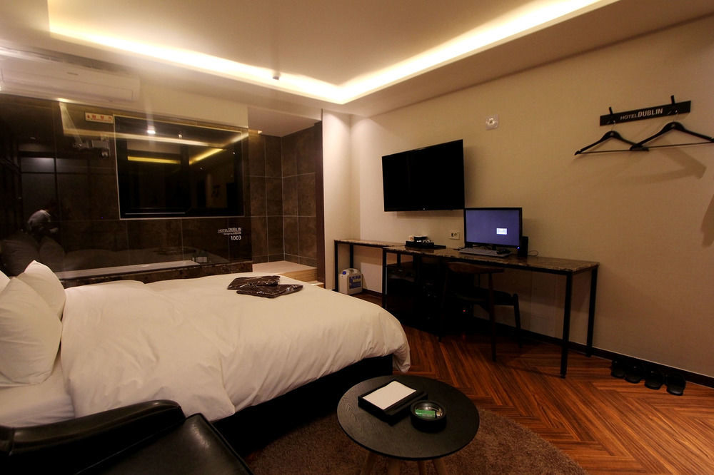 Dublin Hotel Puszan Kültér fotó