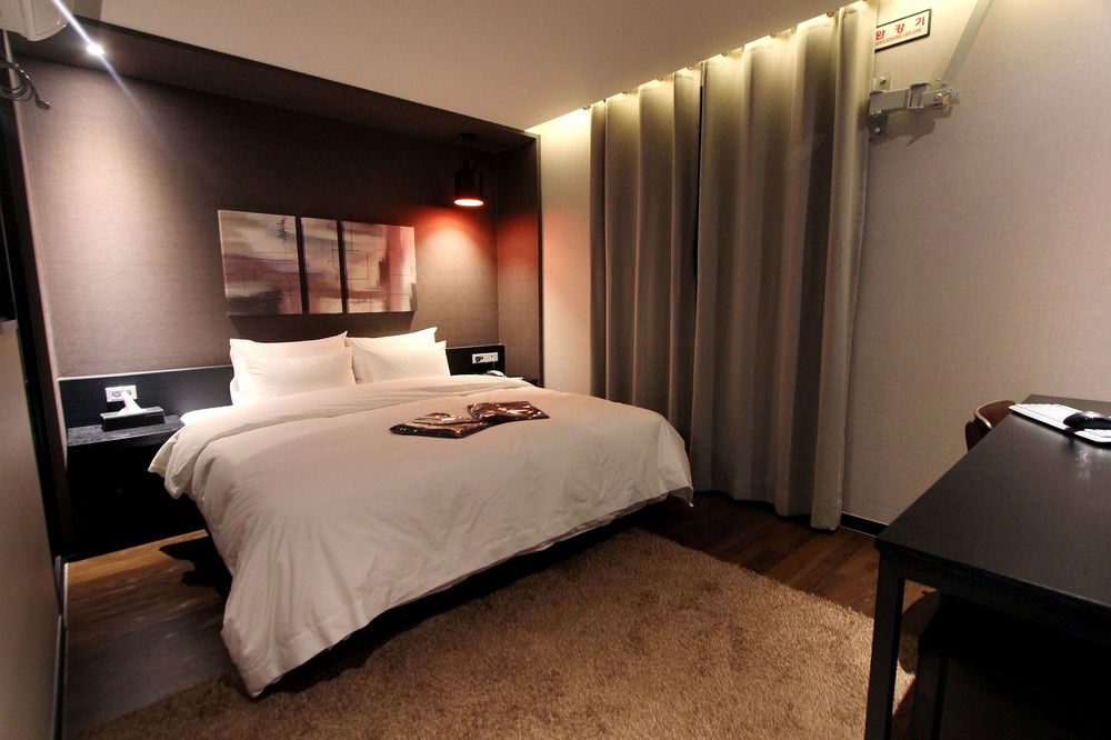 Dublin Hotel Puszan Kültér fotó