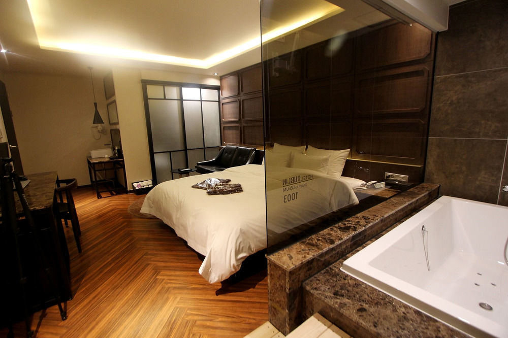 Dublin Hotel Puszan Kültér fotó