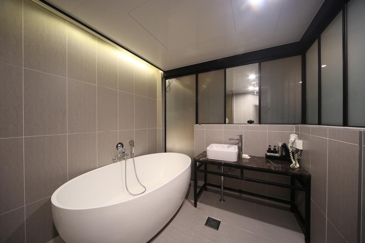 Dublin Hotel Puszan Kültér fotó